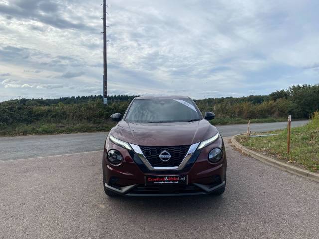 Nissan Juke 1.0 N-Connecta Dig-T Petrol Red