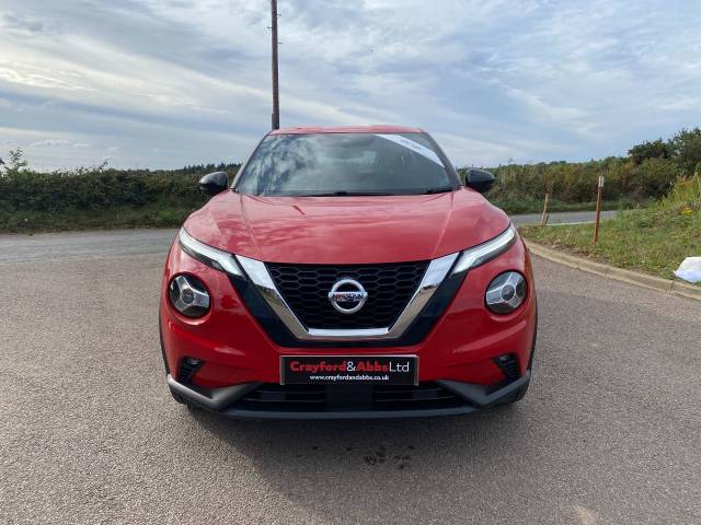 Nissan Juke 1.0 Tekna Dig-T S-A Petrol Red