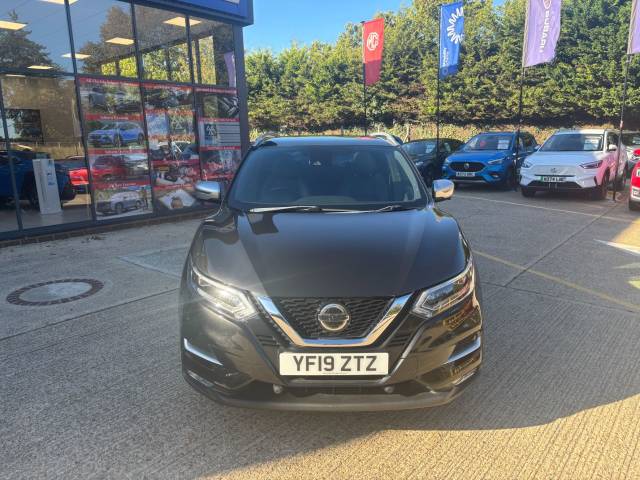 Nissan Qashqai 1.3 Tekna + Dig-T Petrol Black