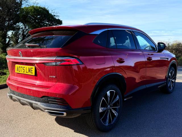 2025 MG HS MY24 Trophy