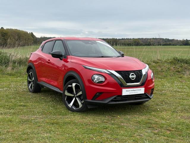 Nissan Juke 1.0 Tekna Dig-T S-A Petrol Red
