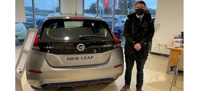 Car dealership volunteers run transport service to Covid jabs