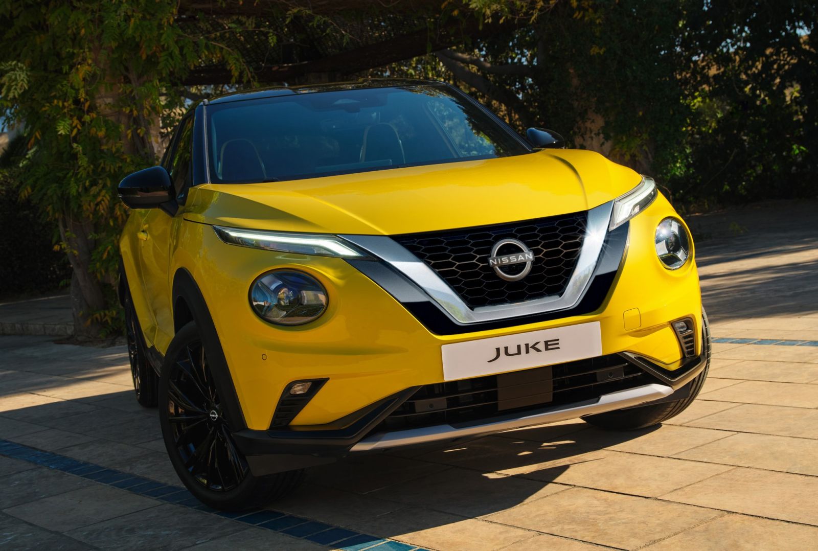 NISSAN JUKE 1.0 DiG-T N-Connecta 5dr [Revised]